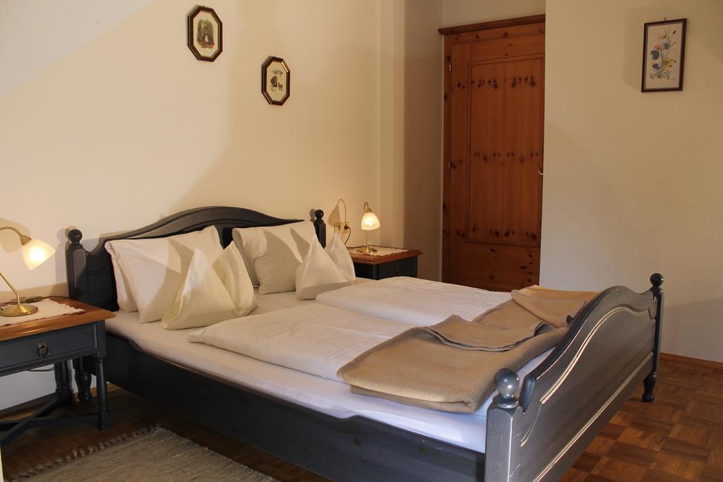 Haralds Ferienwohnungen Bad Kleinkirchheim Habitación foto