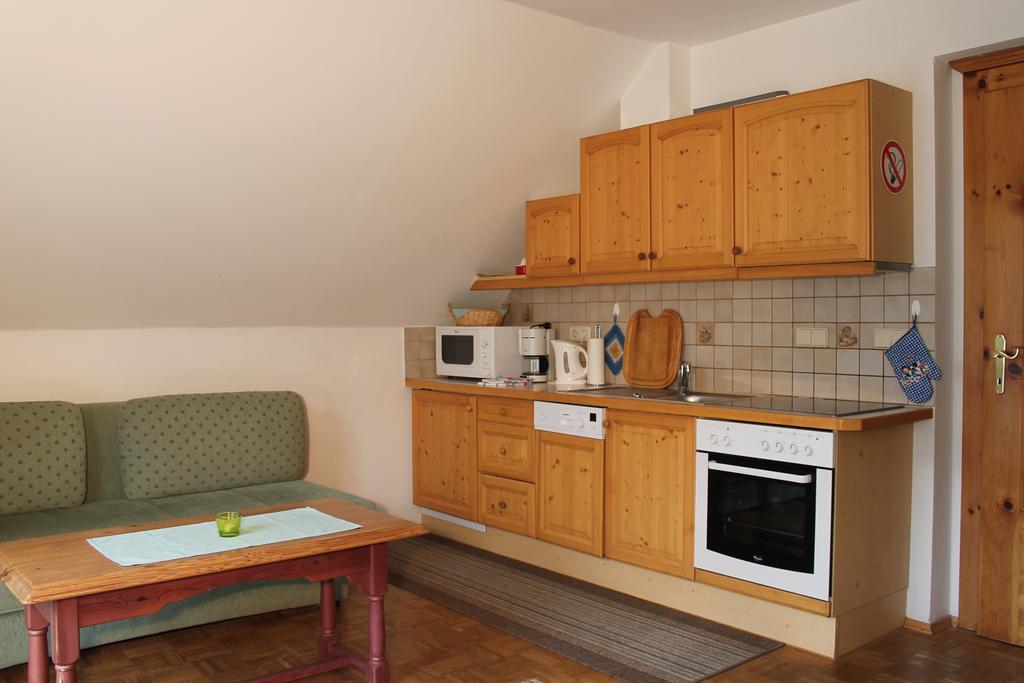 Haralds Ferienwohnungen Bad Kleinkirchheim Habitación foto