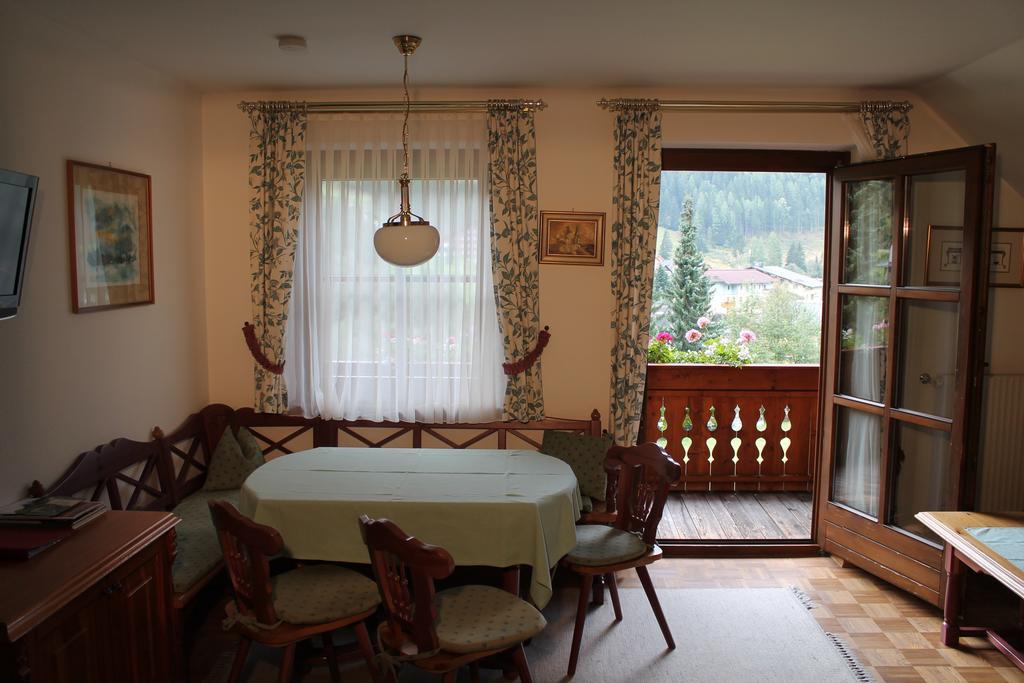 Haralds Ferienwohnungen Bad Kleinkirchheim Habitación foto