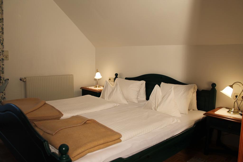 Haralds Ferienwohnungen Bad Kleinkirchheim Habitación foto