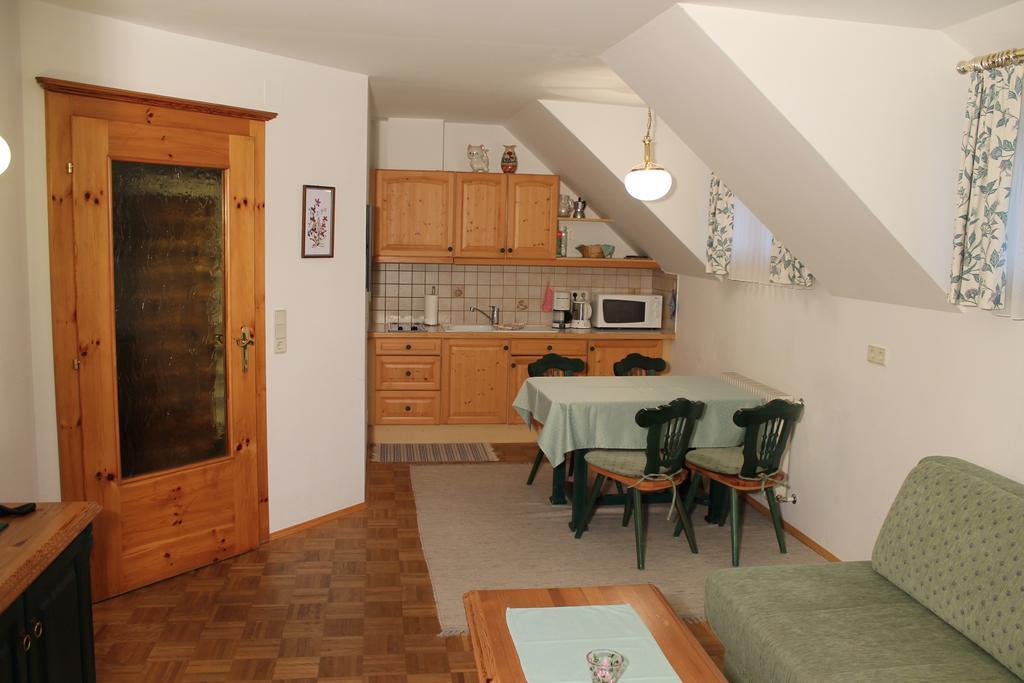 Haralds Ferienwohnungen Bad Kleinkirchheim Habitación foto